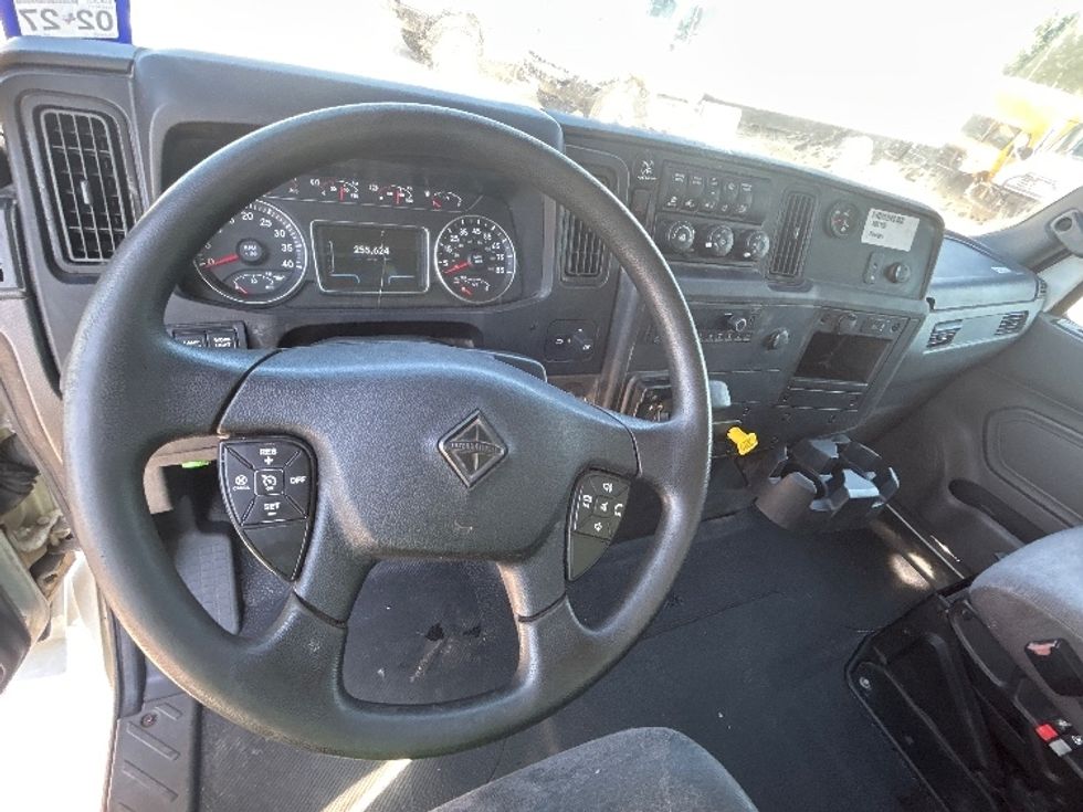 Medium Duty Box Truck-Light and Medium Duty Trucks-International-2022-MV607-Houston-TX-255,003\n\t\tmiles-$ 44,000 - Image 17
