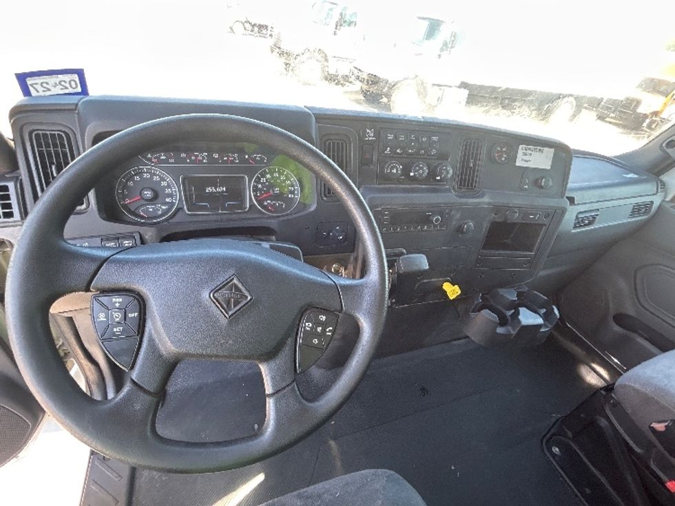 Medium Duty Box Truck-Light and Medium Duty Trucks-International-2022-MV607-Houston-TX-255,003\n\t\tmiles-$ 44,000 - Image 18
