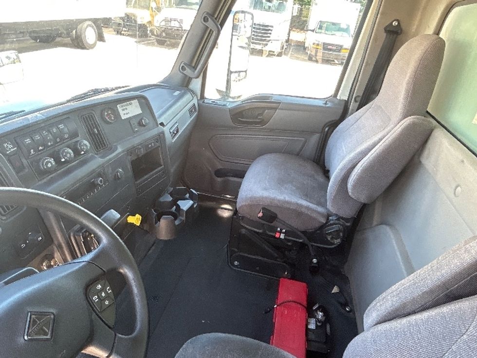 Medium Duty Box Truck-Light and Medium Duty Trucks-International-2022-MV607-Houston-TX-255,003\n\t\tmiles-$ 44,000 - Image 19