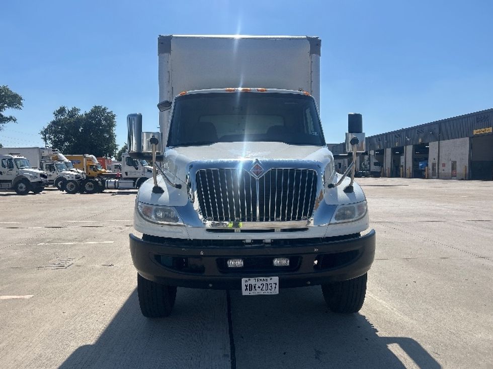 Medium Duty Box Truck-Light and Medium Duty Trucks-International-2022-MV607-Houston-TX-255,003\n\t\tmiles-$ 44,000 - Image 2