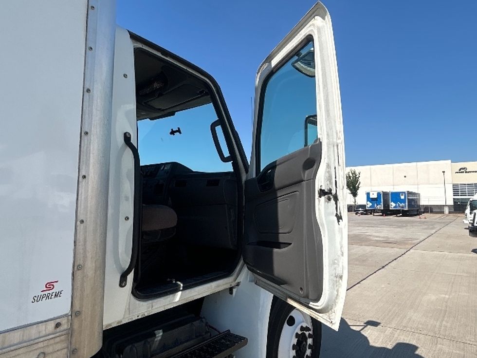 Medium Duty Box Truck-Light and Medium Duty Trucks-International-2022-MV607-Houston-TX-255,003\n\t\tmiles-$ 44,000 - Image 20