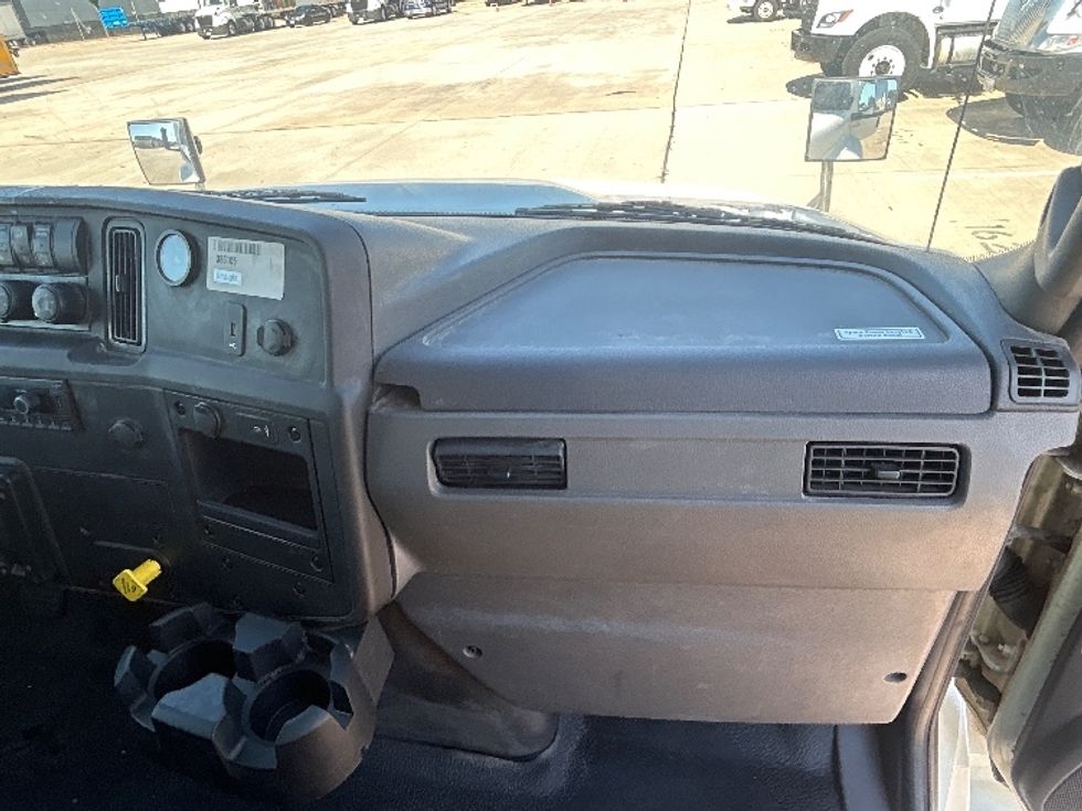 Medium Duty Box Truck-Light and Medium Duty Trucks-International-2022-MV607-Houston-TX-255,003\n\t\tmiles-$ 44,000 - Image 21