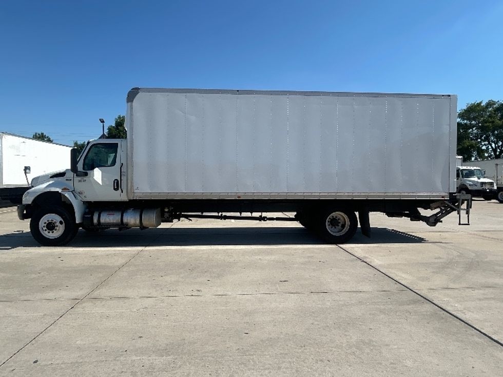 Medium Duty Box Truck-Light and Medium Duty Trucks-International-2022-MV607-Houston-TX-255,003\n\t\tmiles-$ 44,000 - Image 4