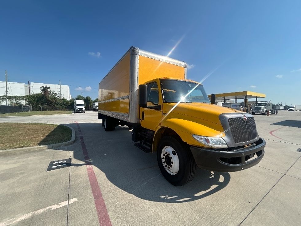 Medium Duty Box Truck-Light and Medium Duty Trucks-International-2022-MV607-Houston-TX-259,237\n\t\tmiles-$ 37,000 - Image 1