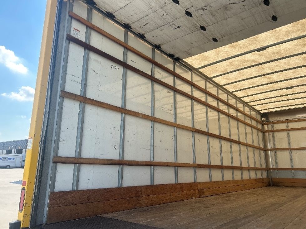 Medium Duty Box Truck-Light and Medium Duty Trucks-International-2022-MV607-Houston-TX-259,237\n\t\tmiles-$ 37,000 - Image 11