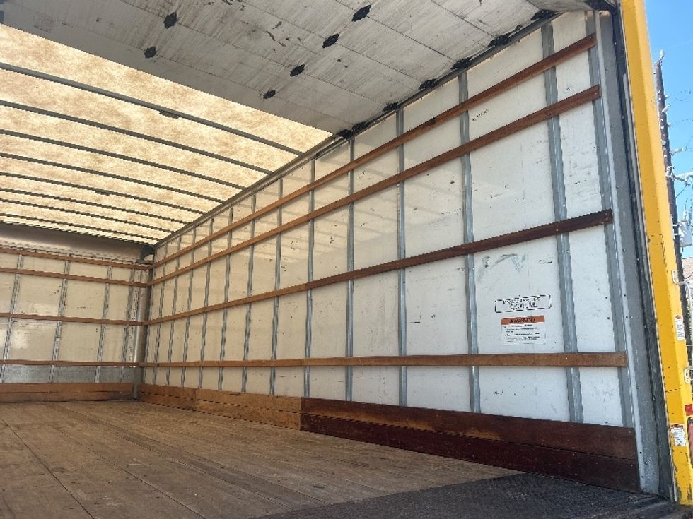 Medium Duty Box Truck-Light and Medium Duty Trucks-International-2022-MV607-Houston-TX-259,237\n\t\tmiles-$ 37,000 - Image 12