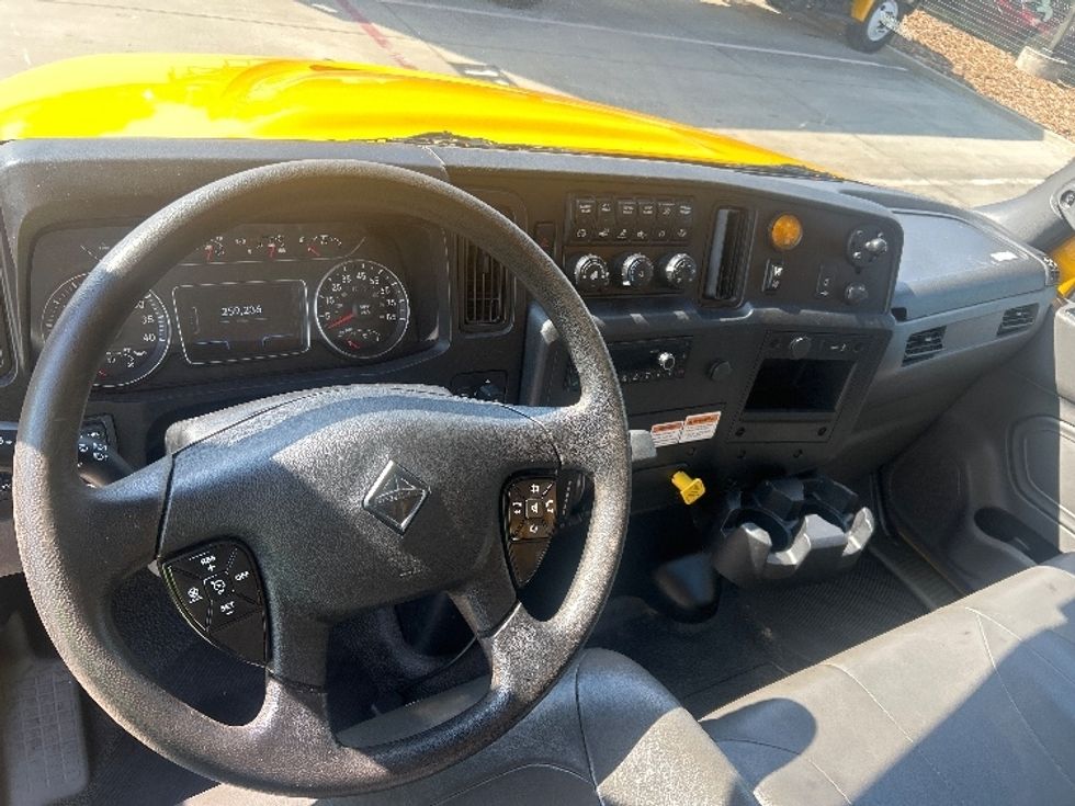 Medium Duty Box Truck-Light and Medium Duty Trucks-International-2022-MV607-Houston-TX-259,237\n\t\tmiles-$ 37,000 - Image 18