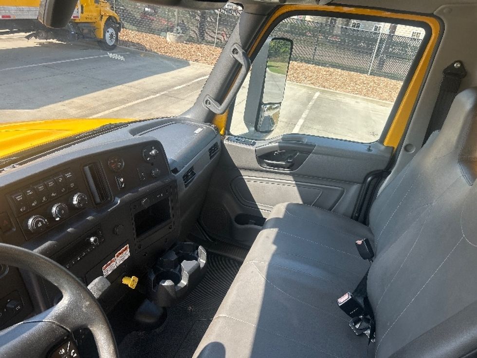 Medium Duty Box Truck-Light and Medium Duty Trucks-International-2022-MV607-Houston-TX-259,237\n\t\tmiles-$ 37,000 - Image 19