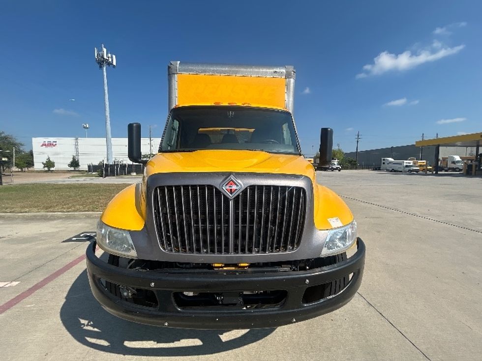 Medium Duty Box Truck-Light and Medium Duty Trucks-International-2022-MV607-Houston-TX-259,237\n\t\tmiles-$ 37,000 - Image 2