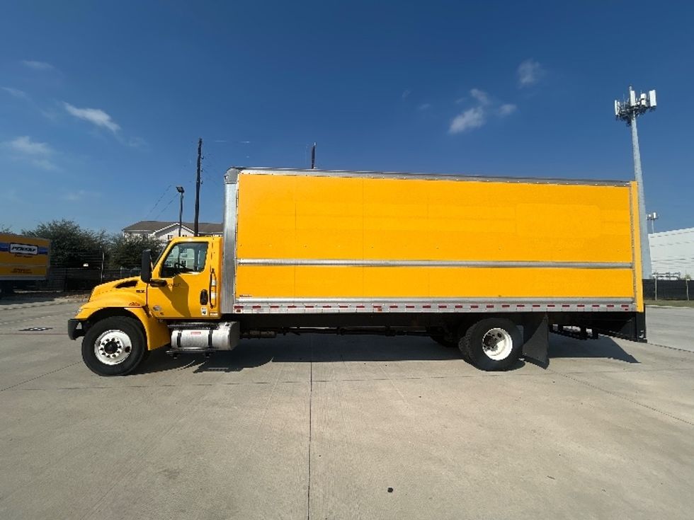 Medium Duty Box Truck-Light and Medium Duty Trucks-International-2022-MV607-Houston-TX-259,237\n\t\tmiles-$ 37,000 - Image 4
