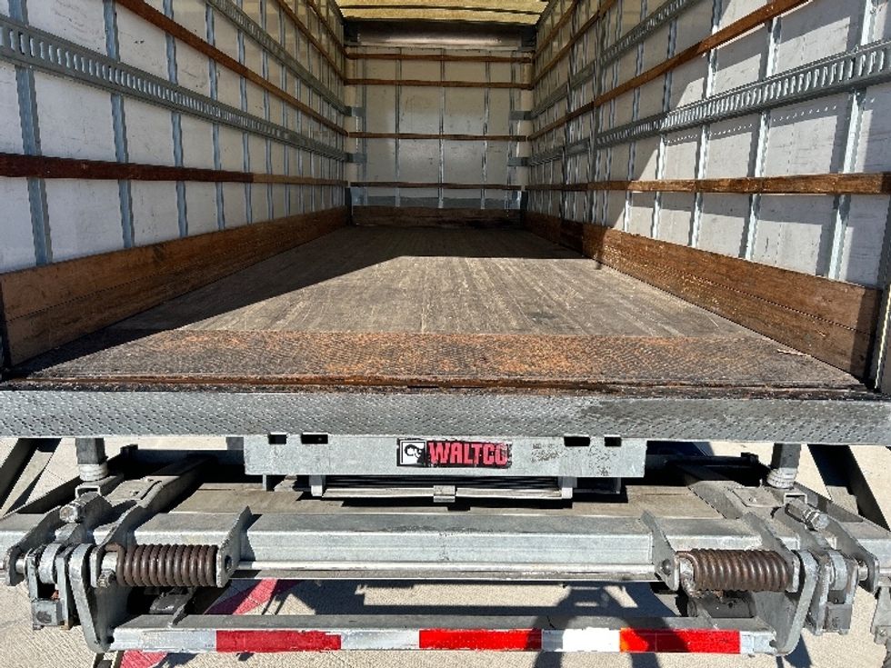Medium Duty Box Truck-Light and Medium Duty Trucks-International-2022-MV607-Houston-TX-82,336\n\t\tmiles-$ 75,750 - Image 10