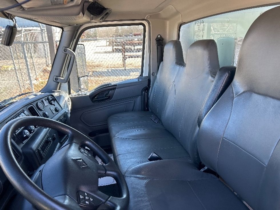 Medium Duty Box Truck-Light and Medium Duty Trucks-International-2022-MV607-Houston-TX-82,336\n\t\tmiles-$ 75,750 - Image 19