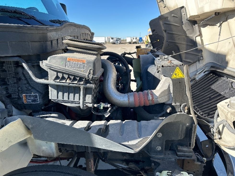 Medium Duty Box Truck-Light and Medium Duty Trucks-International-2022-MV607-Houston-TX-82,336\n\t\tmiles-$ 75,750 - Image 23