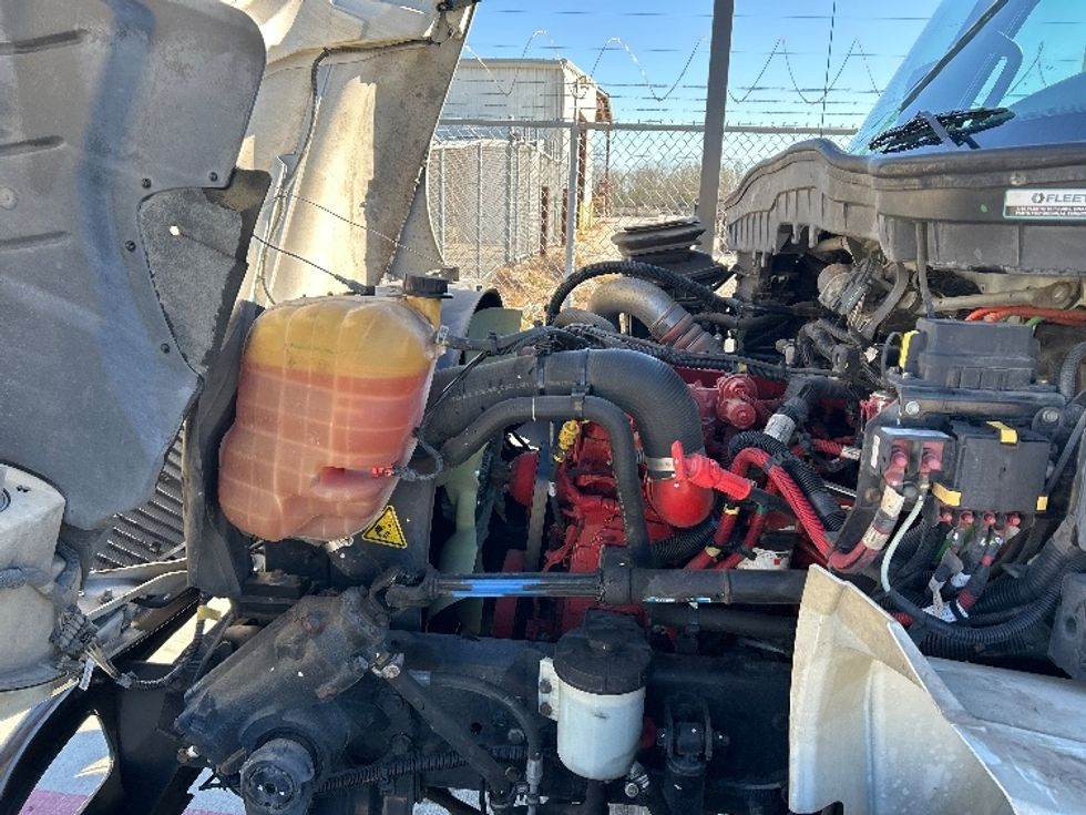 Medium Duty Box Truck-Light and Medium Duty Trucks-International-2022-MV607-Houston-TX-82,336\n\t\tmiles-$ 75,750 - Image 24