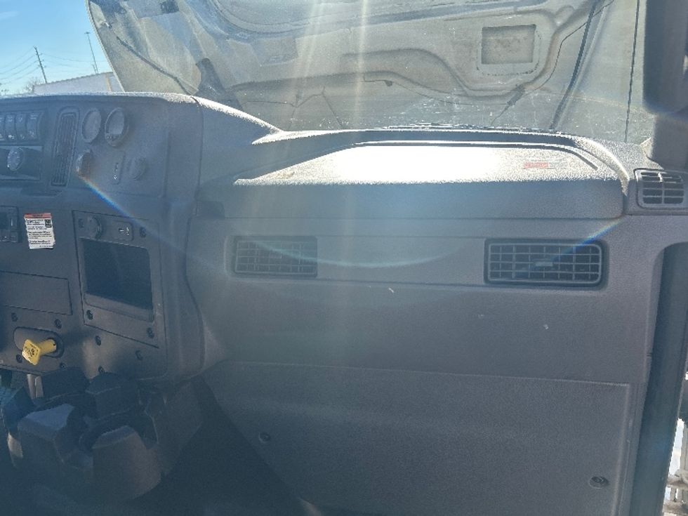 Medium Duty Box Truck-Light and Medium Duty Trucks-International-2022-MV607-Houston-TX-91,704\n\t\tmiles-$ 66,500 - Image 21