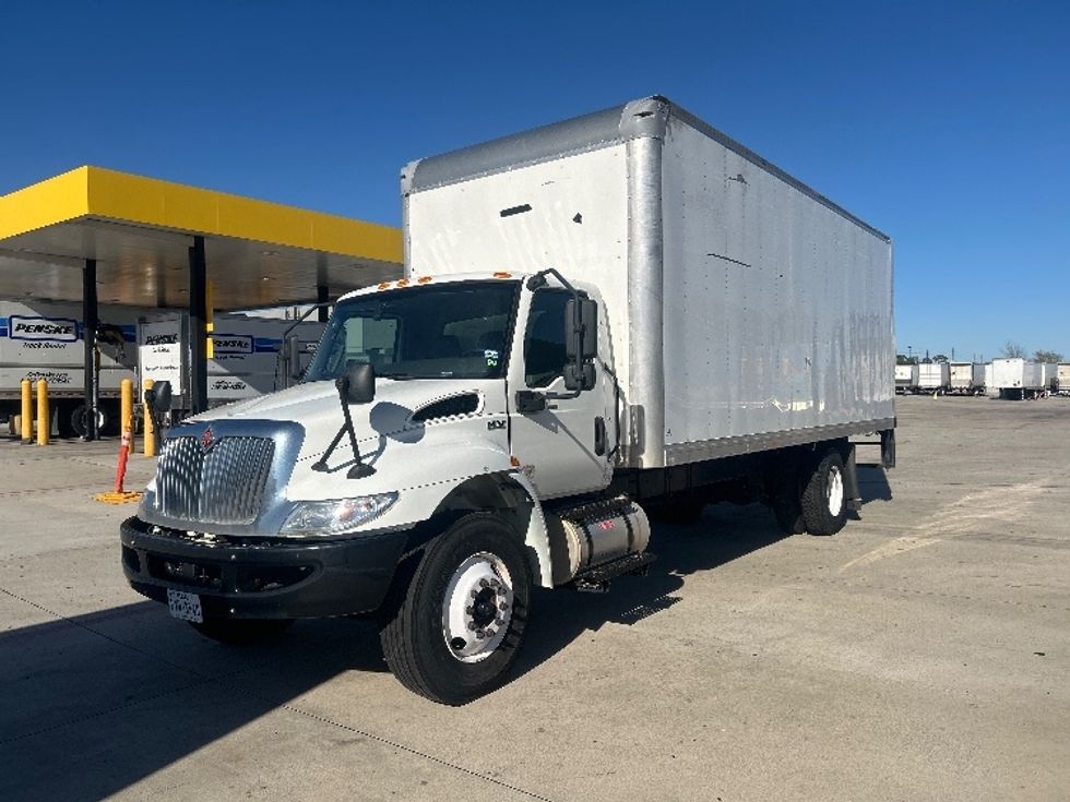 Medium Duty Box Truck-Light and Medium Duty Trucks-International-2022-MV607-Houston-TX-91,704\n\t\tmiles-$ 66,500 - Image 3