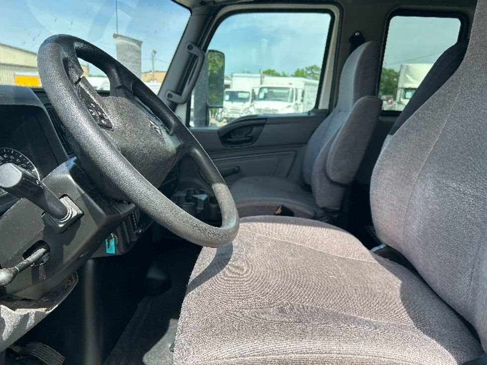 Medium Duty Box Truck-Light and Medium Duty Trucks-International-2022-MV607-Hueytown-AL-356,868\n\t\tmiles-$ 38,000 - Image 16