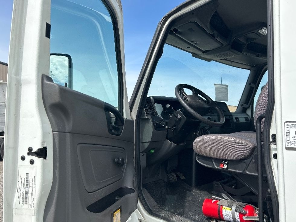 Medium Duty Box Truck-Light and Medium Duty Trucks-International-2022-MV607-Hueytown-AL-356,868\n\t\tmiles-$ 38,000 - Image 17