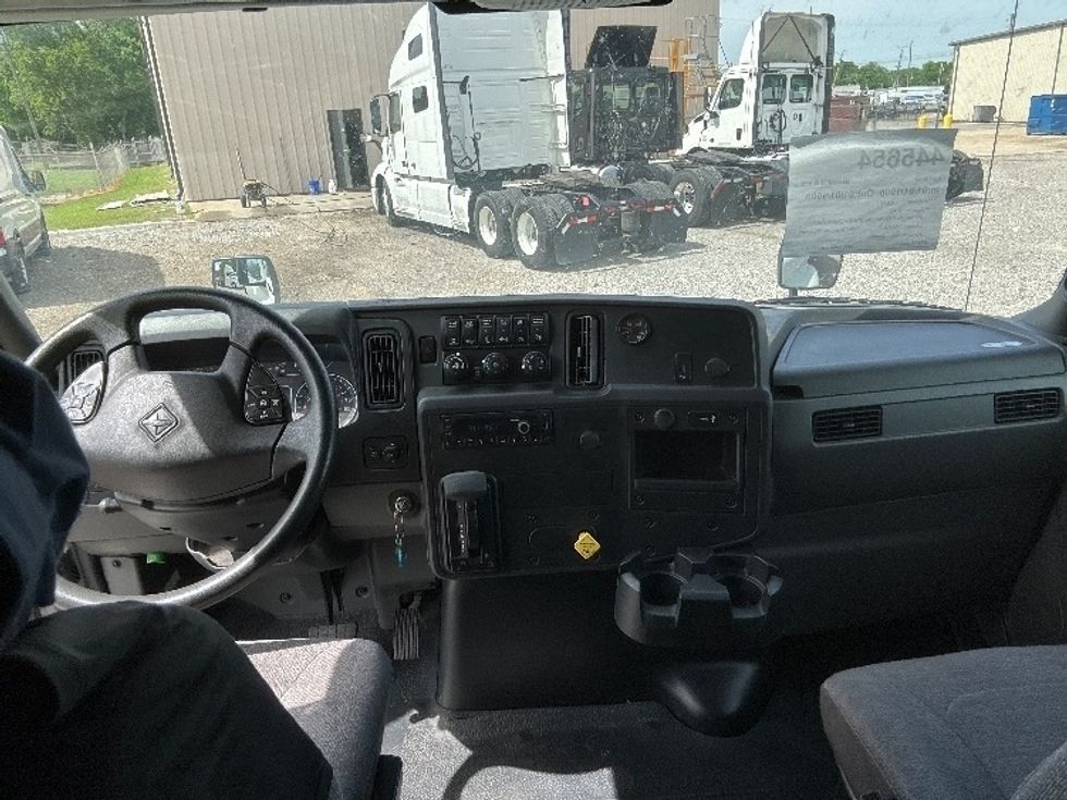 Medium Duty Box Truck-Light and Medium Duty Trucks-International-2022-MV607-Hueytown-AL-356,868\n\t\tmiles-$ 38,000 - Image 19