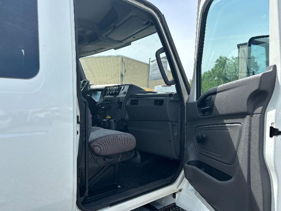 Medium Duty Box Truck-Light and Medium Duty Trucks-International-2022-MV607-Hueytown-AL-356,868\n\t\tmiles-$ 38,000 - Image 20