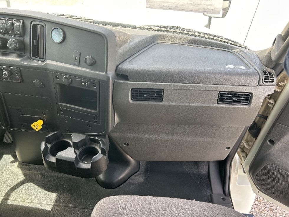 Medium Duty Box Truck-Light and Medium Duty Trucks-International-2022-MV607-Hueytown-AL-356,868\n\t\tmiles-$ 38,000 - Image 21
