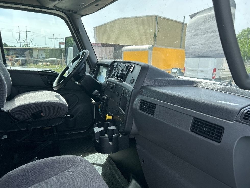 Medium Duty Box Truck-Light and Medium Duty Trucks-International-2022-MV607-Hueytown-AL-356,868\n\t\tmiles-$ 38,000 - Image 22