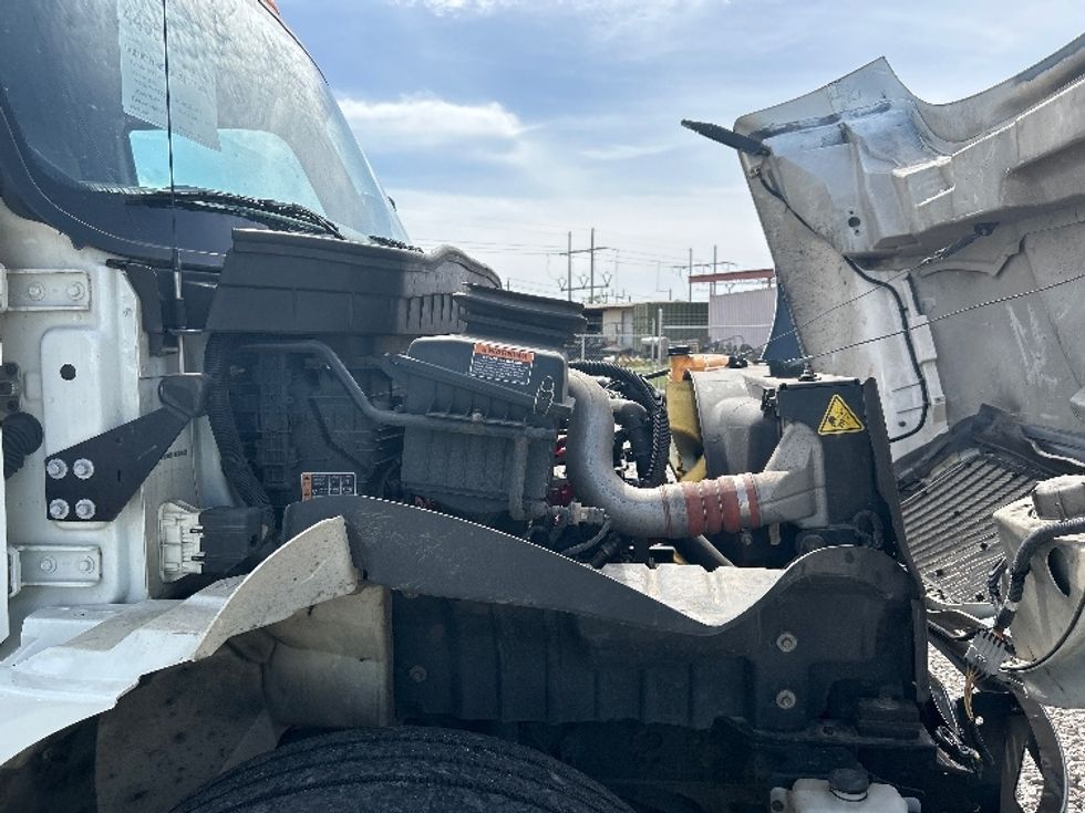 Medium Duty Box Truck-Light and Medium Duty Trucks-International-2022-MV607-Hueytown-AL-356,868\n\t\tmiles-$ 38,000 - Image 23