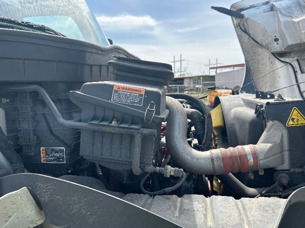 Medium Duty Box Truck-Light and Medium Duty Trucks-International-2022-MV607-Hueytown-AL-356,868\n\t\tmiles-$ 38,000 - Image 24