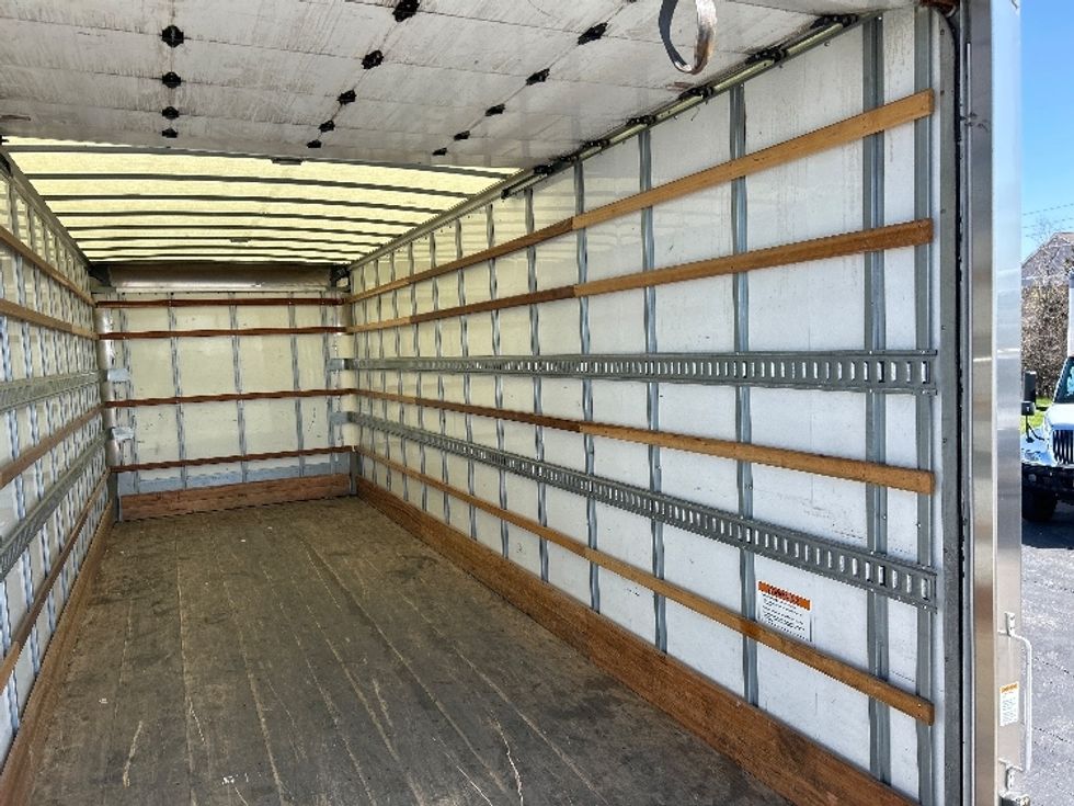 Medium Duty Box Truck-Light and Medium Duty Trucks-International-2022-MV607-Indianapolis-IN-108,883\n\t\tmiles-$ 73,750 - Image 12