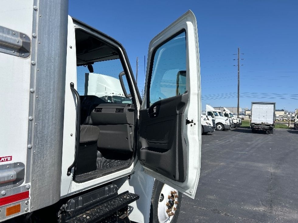 Medium Duty Box Truck-Light and Medium Duty Trucks-International-2022-MV607-Indianapolis-IN-108,883\n\t\tmiles-$ 73,750 - Image 20