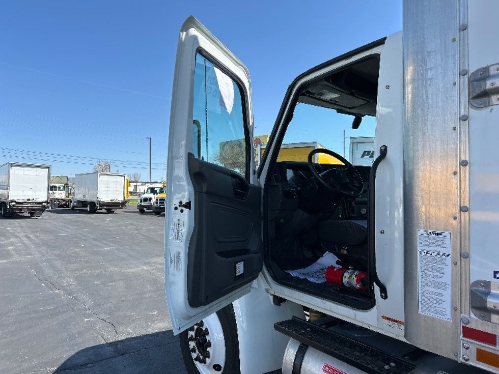 Medium Duty Box Truck-Light and Medium Duty Trucks-International-2022-MV607-Indianapolis-IN-108,883\n\t\tmiles-$ 73,750 - Image 16