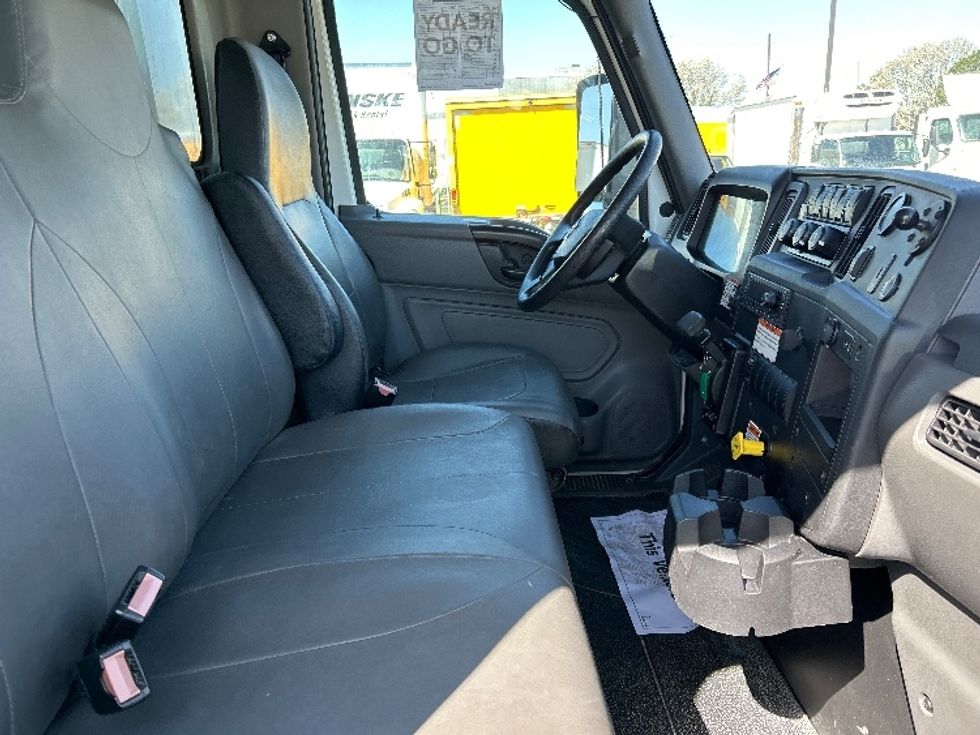 Medium Duty Box Truck-Light and Medium Duty Trucks-International-2022-MV607-Indianapolis-IN-108,883\n\t\tmiles-$ 73,750 - Image 22