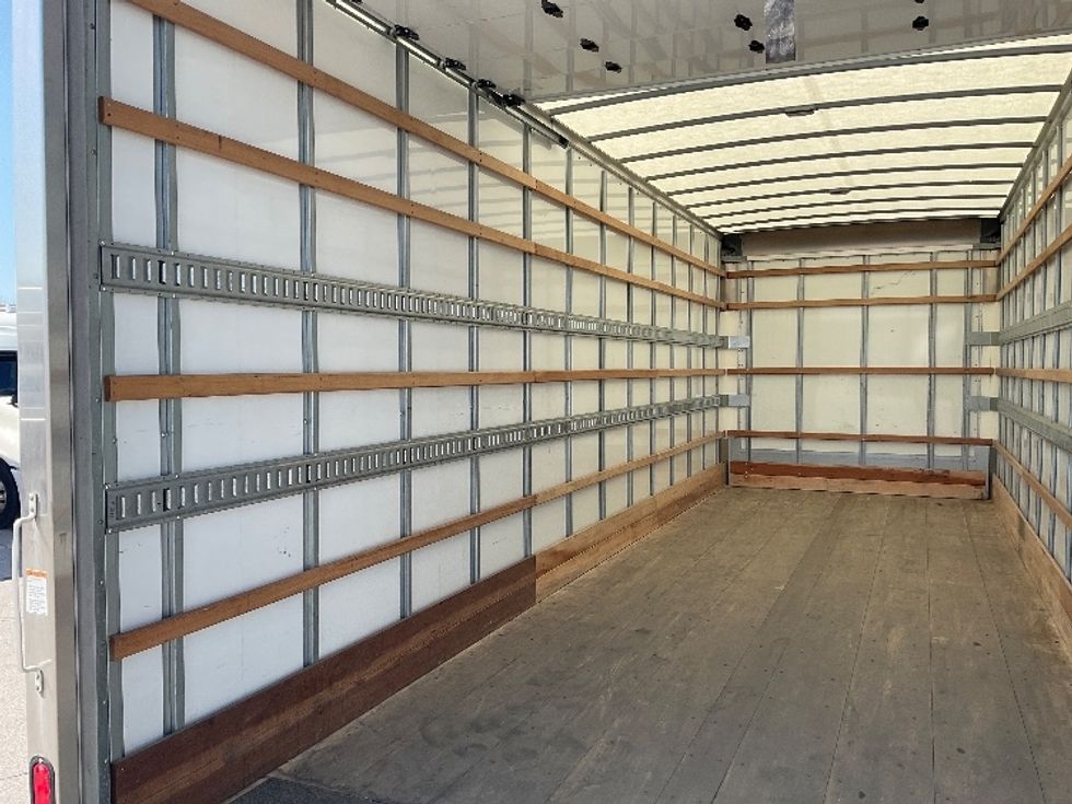 Medium Duty Box Truck-Light and Medium Duty Trucks-International-2022-MV607-Indianapolis-IN-139,157\n\t\tmiles-$ 68,250 - Image 11