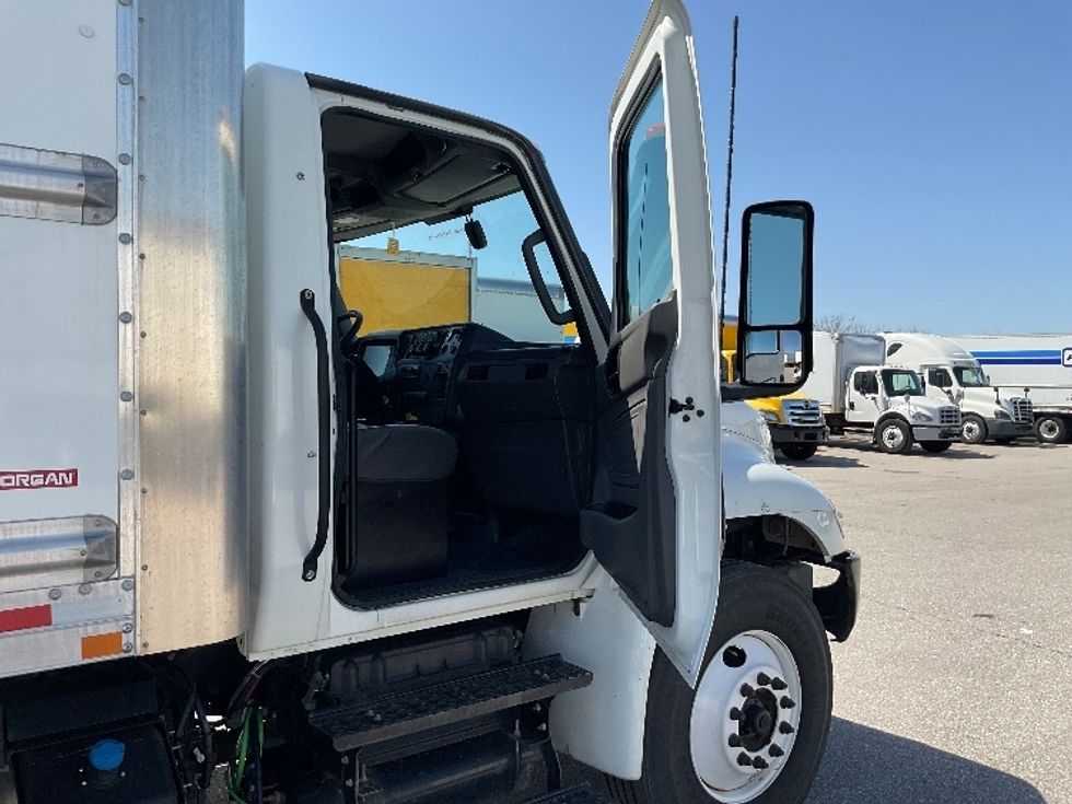 Medium Duty Box Truck-Light and Medium Duty Trucks-International-2022-MV607-Indianapolis-IN-139,157\n\t\tmiles-$ 68,250 - Image 20