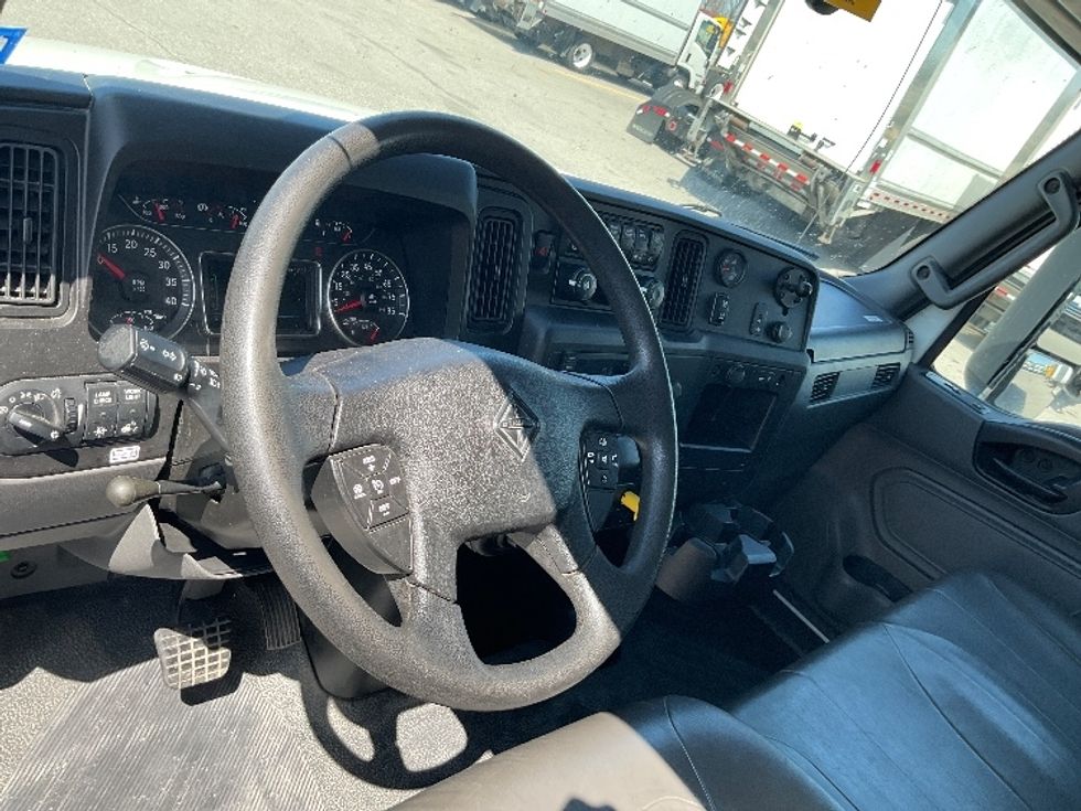 Medium Duty Box Truck-Light and Medium Duty Trucks-International-2022-MV607-Indianapolis-IN-139,157\n\t\tmiles-$ 68,250 - Image 17
