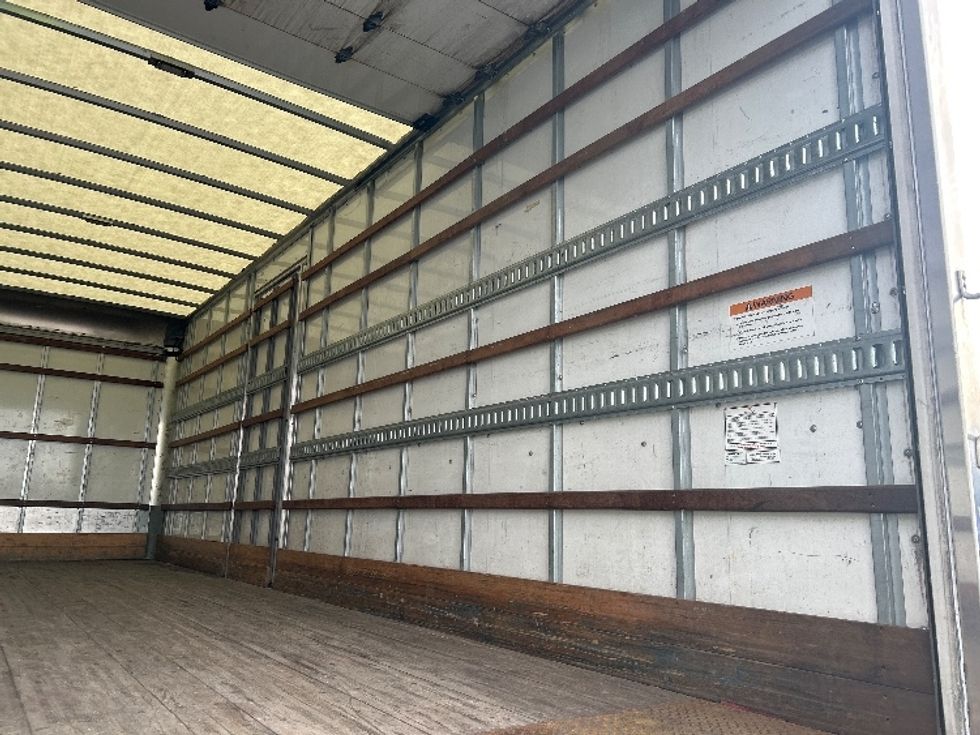Medium Duty Box Truck-Light and Medium Duty Trucks-International-2022-MV607-Indianapolis-IN-189,250\n\t\tmiles-$ 58,000 - Image 12