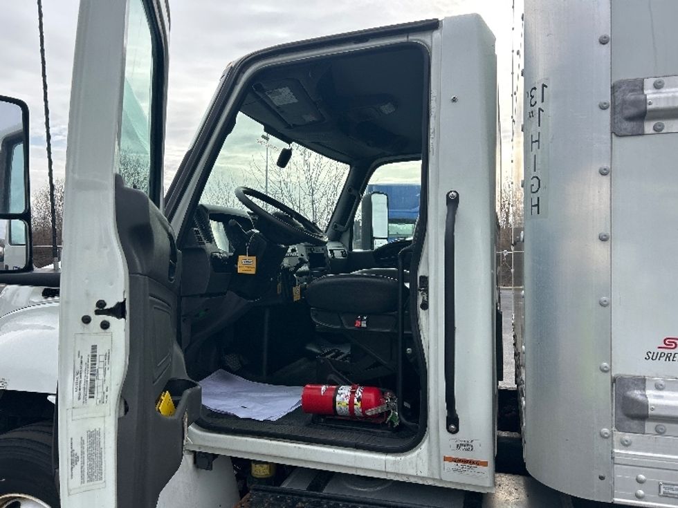 Medium Duty Box Truck-Light and Medium Duty Trucks-International-2022-MV607-Indianapolis-IN-189,250\n\t\tmiles-$ 58,000 - Image 16