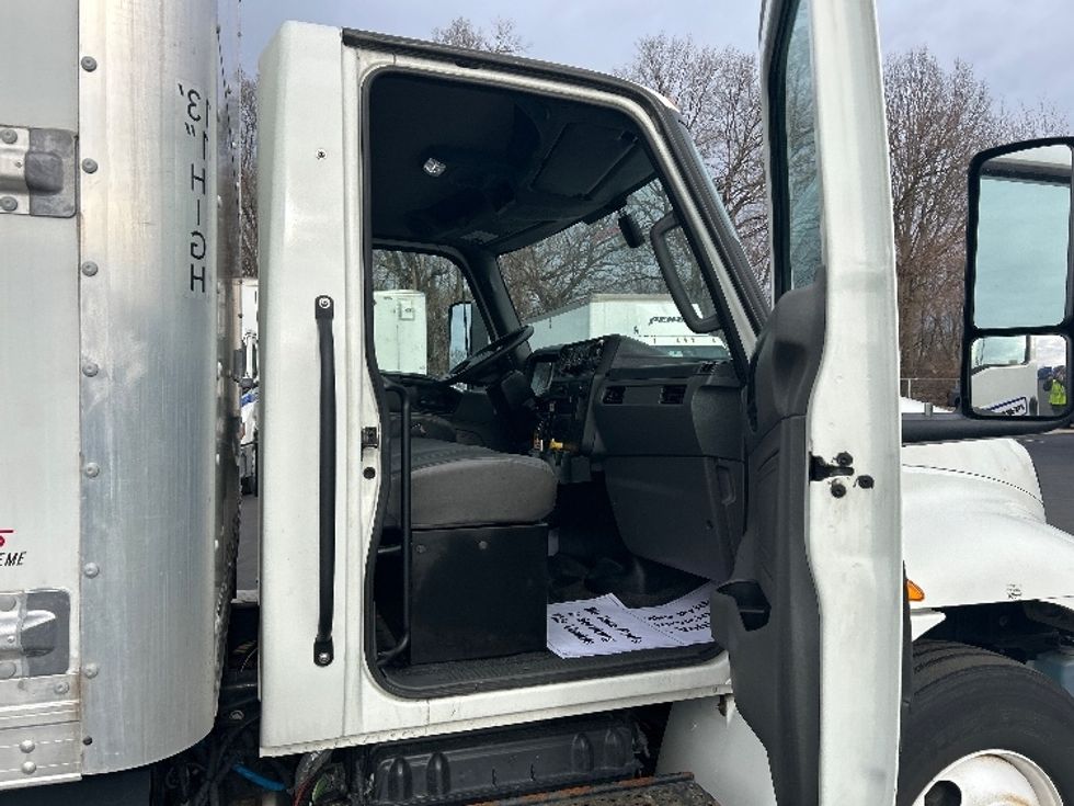 Medium Duty Box Truck-Light and Medium Duty Trucks-International-2022-MV607-Indianapolis-IN-189,250\n\t\tmiles-$ 58,000 - Image 20