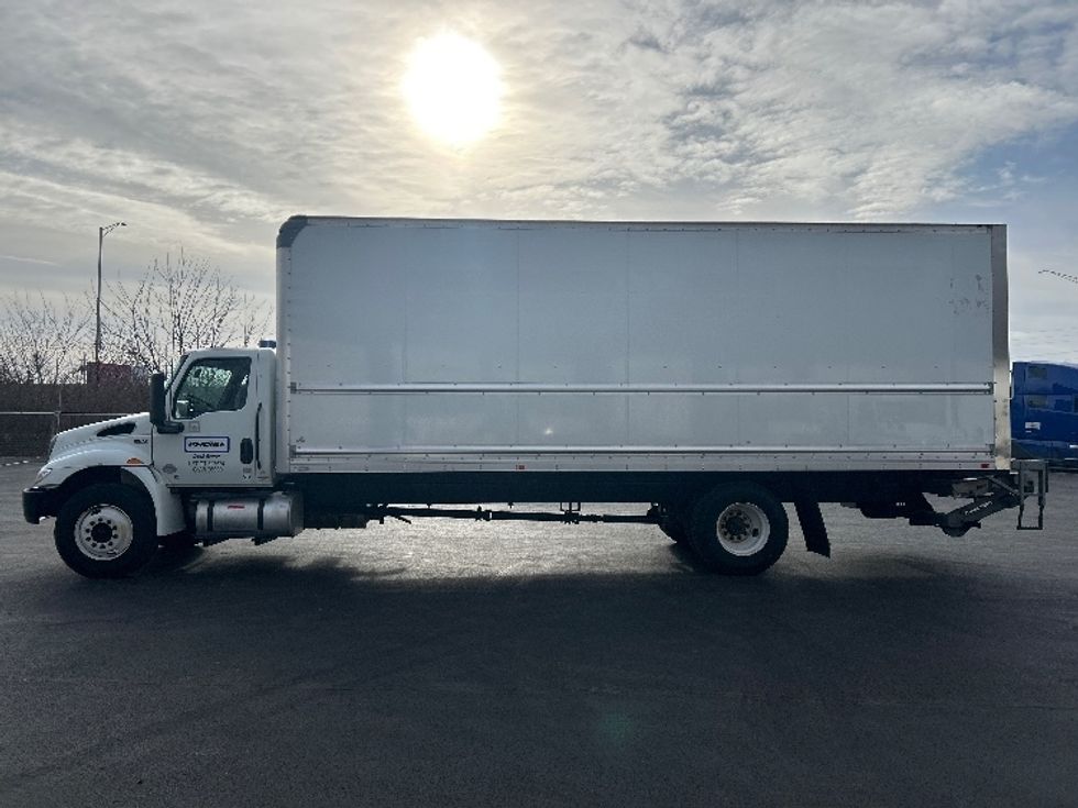 Medium Duty Box Truck-Light and Medium Duty Trucks-International-2022-MV607-Indianapolis-IN-190,801\n\t\tmiles-$ 52,750 - Image 4