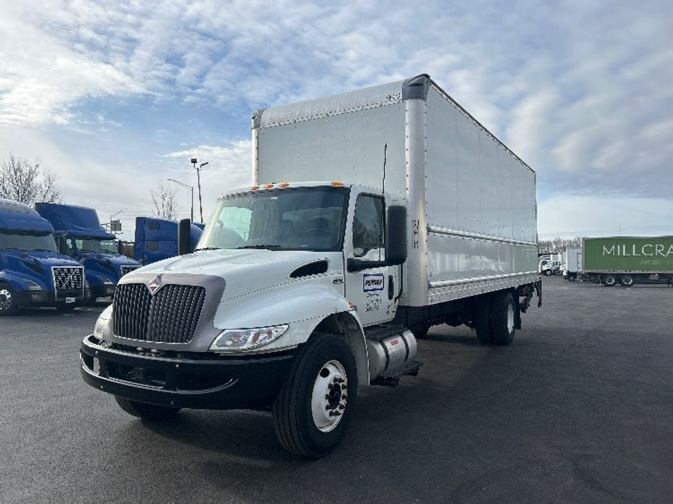 Medium Duty Box Truck-Light and Medium Duty Trucks-International-2022-MV607-Indianapolis-IN-190,801\n\t\tmiles-$ 52,750 - Image 3