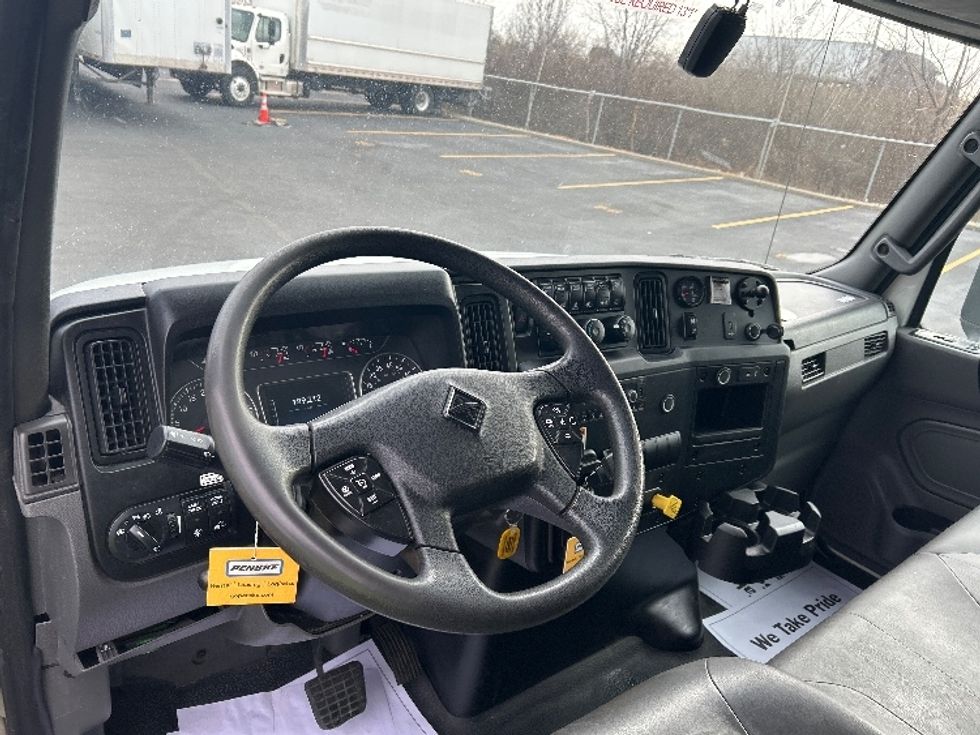 Medium Duty Box Truck-Light and Medium Duty Trucks-International-2022-MV607-Indianapolis-IN-190,801\n\t\tmiles-$ 52,750 - Image 17