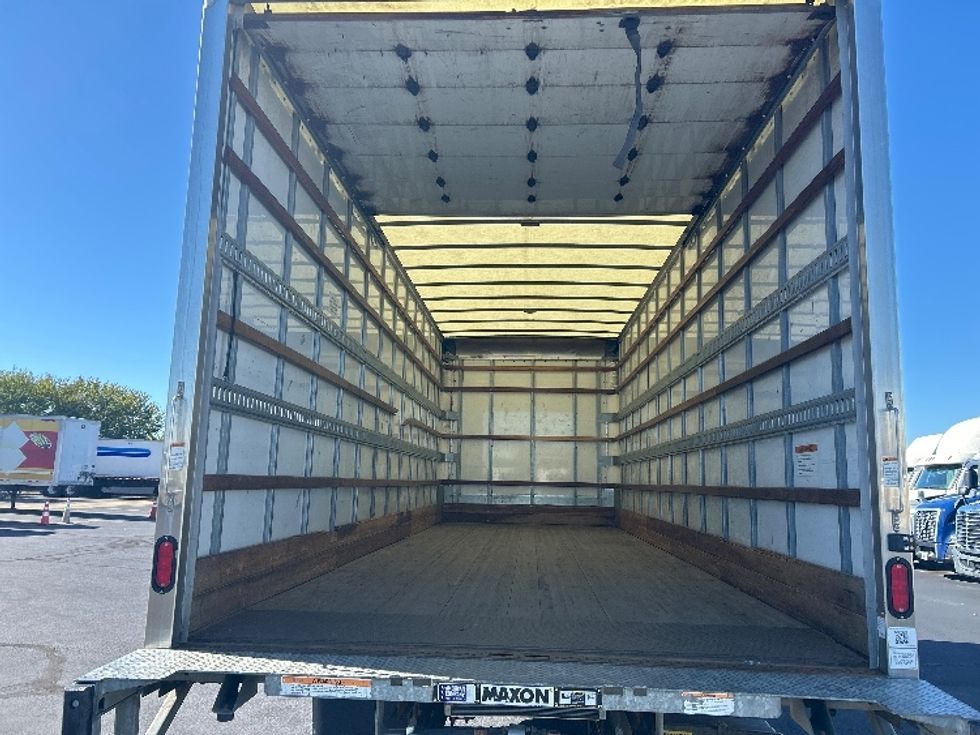 Medium Duty Box Truck-Light and Medium Duty Trucks-International-2022-MV607-Indianapolis-IN-204,932\n\t\tmiles-$ 53,000 - Image 8