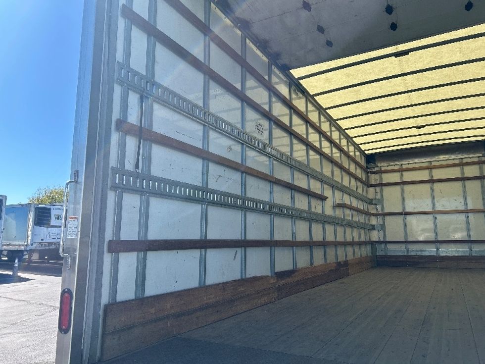 Medium Duty Box Truck-Light and Medium Duty Trucks-International-2022-MV607-Indianapolis-IN-204,932\n\t\tmiles-$ 53,000 - Image 11