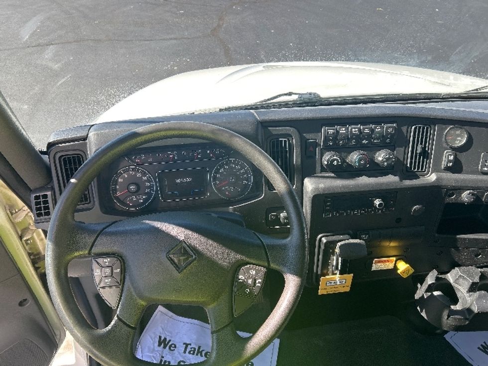 Medium Duty Box Truck-Light and Medium Duty Trucks-International-2022-MV607-Indianapolis-IN-204,932\n\t\tmiles-$ 53,000 - Image 18