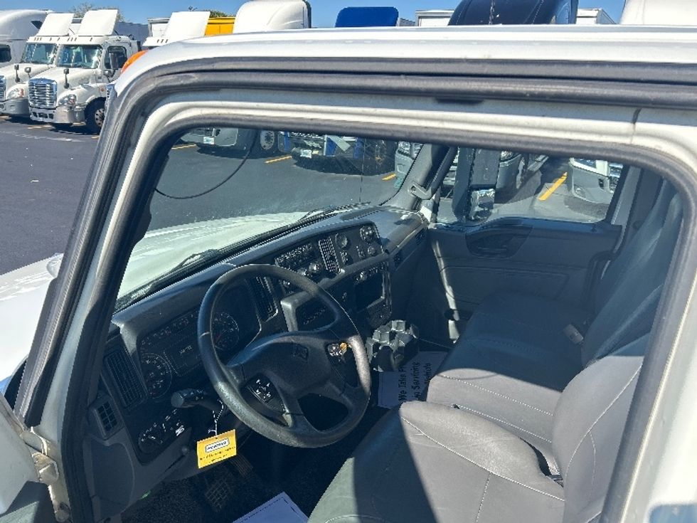 Medium Duty Box Truck-Light and Medium Duty Trucks-International-2022-MV607-Indianapolis-IN-204,932\n\t\tmiles-$ 53,000 - Image 17