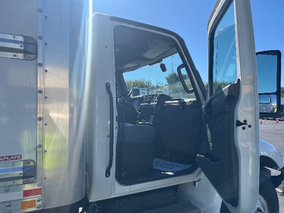 Medium Duty Box Truck-Light and Medium Duty Trucks-International-2022-MV607-Indianapolis-IN-204,932\n\t\tmiles-$ 53,000 - Image 20