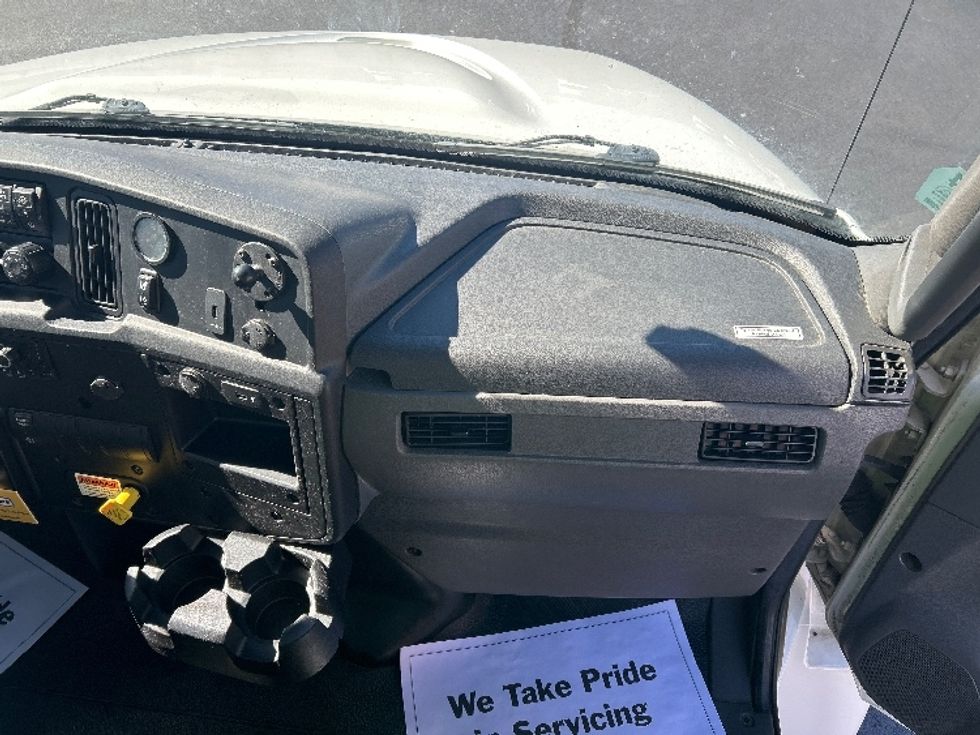 Medium Duty Box Truck-Light and Medium Duty Trucks-International-2022-MV607-Indianapolis-IN-204,932\n\t\tmiles-$ 53,000 - Image 21