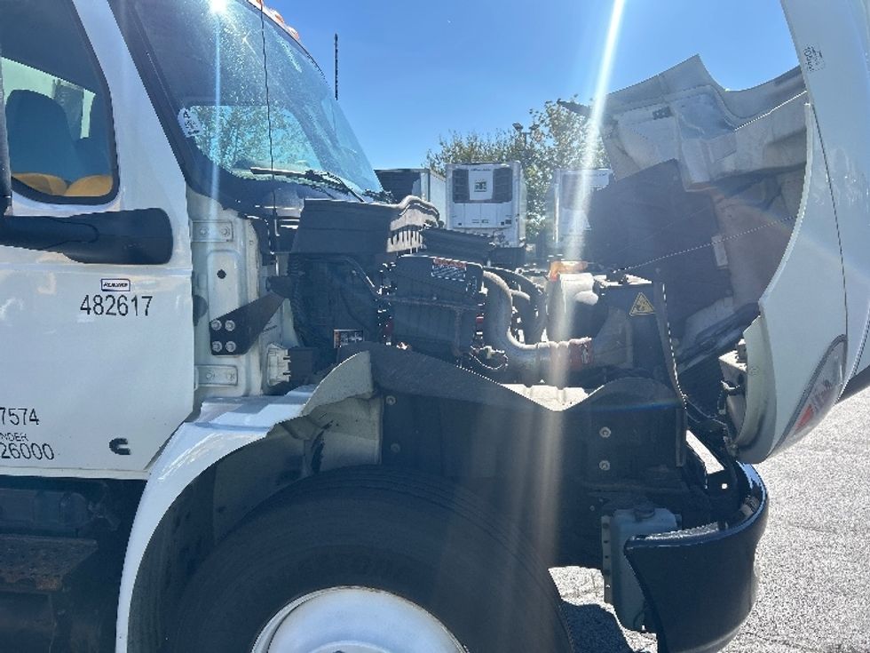 Medium Duty Box Truck-Light and Medium Duty Trucks-International-2022-MV607-Indianapolis-IN-204,932\n\t\tmiles-$ 53,000 - Image 23