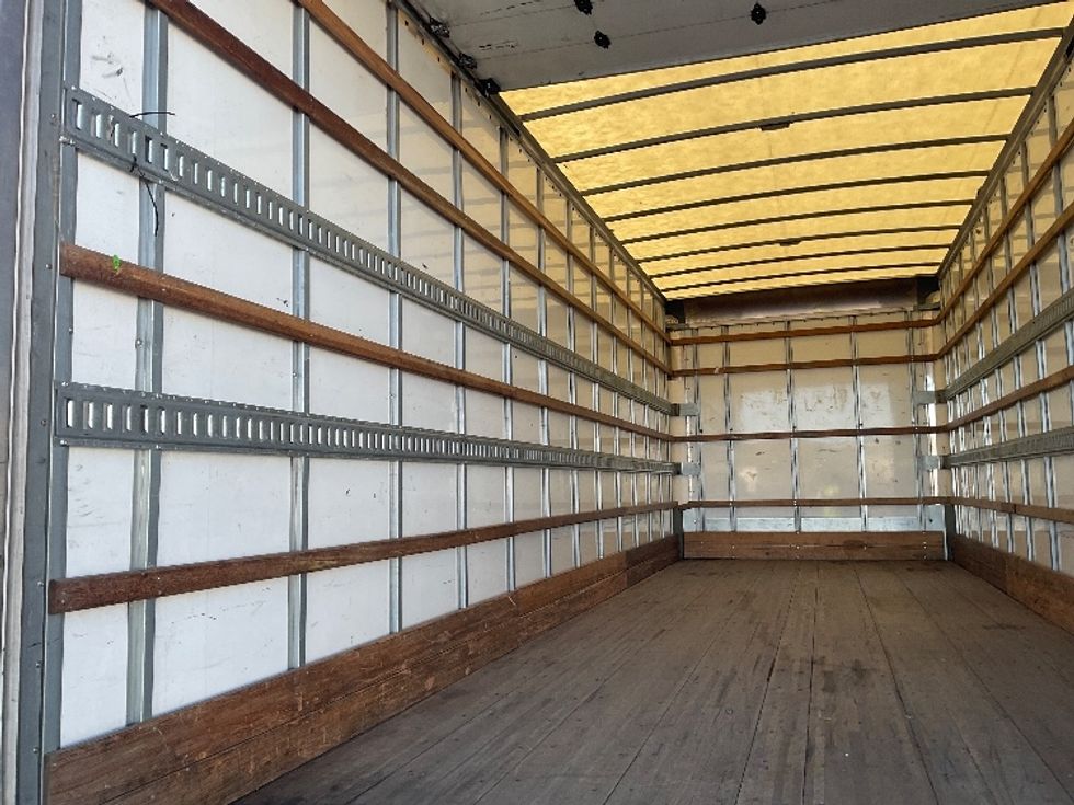 Medium Duty Box Truck-Light and Medium Duty Trucks-International-2022-MV607-Indianapolis-IN-207,661\n\t\tmiles-$ 51,500 - Image 11