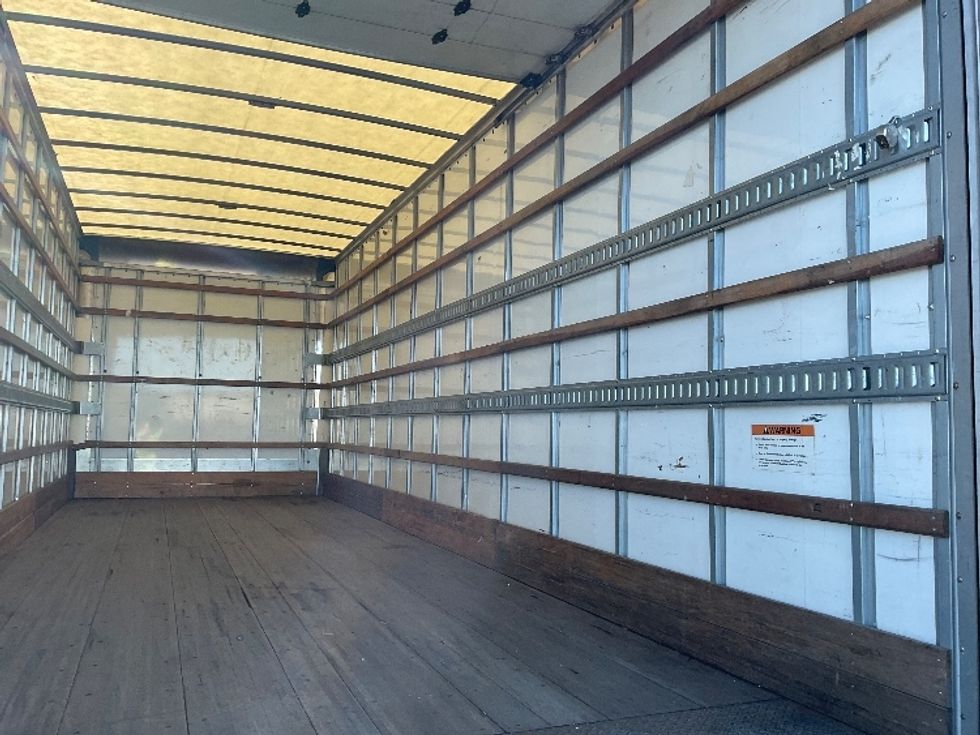 Medium Duty Box Truck-Light and Medium Duty Trucks-International-2022-MV607-Indianapolis-IN-207,661\n\t\tmiles-$ 51,500 - Image 12